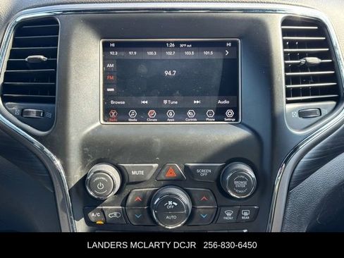 Used 2021 Jeep Grand Cherokee Laredo image 25