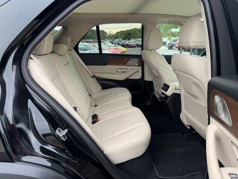 Used 2022 Mercedes-Benz GLE 350 w/ Premium Package image 11