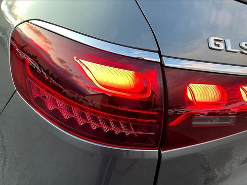 Used 2025 Mercedes-Benz GLS 450 GLS 450 image 25