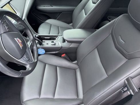 Used 2023 Cadillac XT5 Luxury FWD image 6