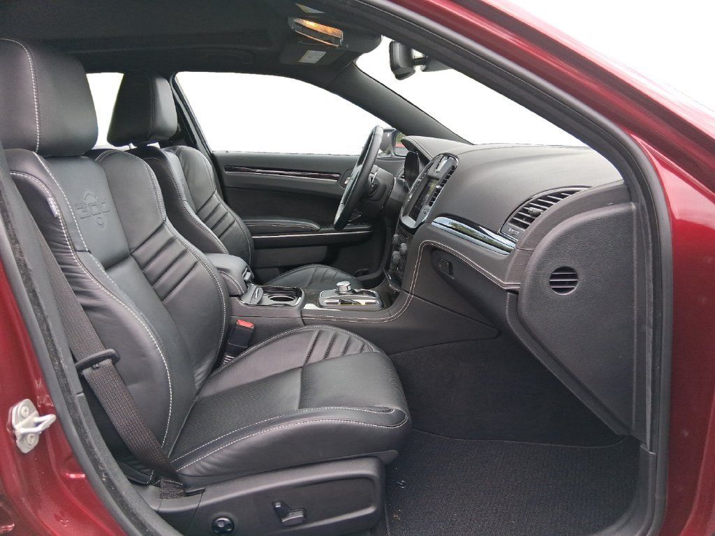 Used 2023 Chrysler 300 C RWD image 28