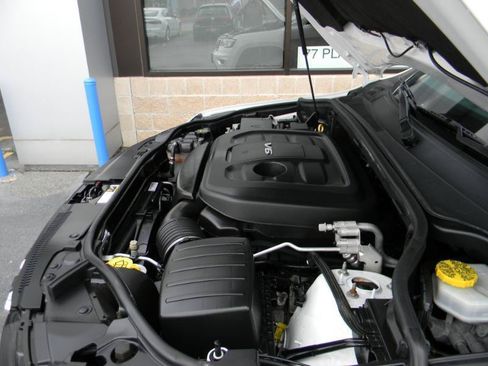 Used 2019 Jeep Grand Cherokee Limited AWD/4WD image 26
