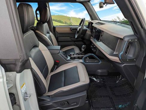 Certified 2024 Ford Bronco Wildtrak AWD/4WD image 17