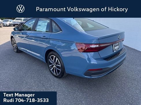 Used 2026 Volkswagen Jetta SE FWD image 6