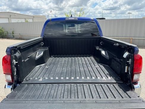 Used 2022 Toyota Tacoma SR5 image 7