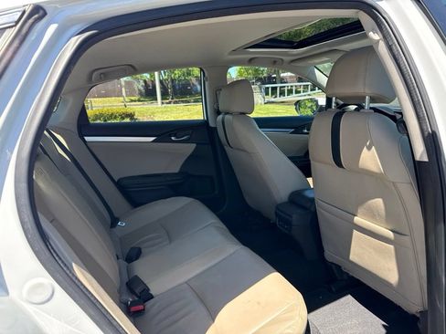 Used 2016 Honda Civic Touring image 22
