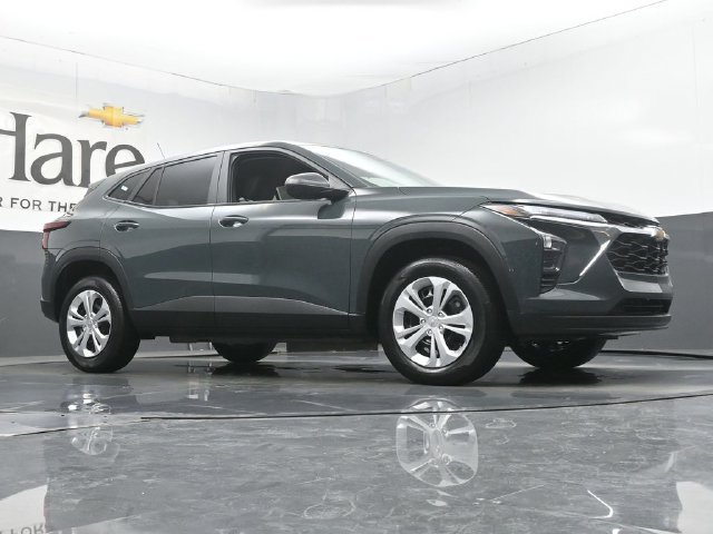 New 2026 Chevrolet Trax LS FWD image 2