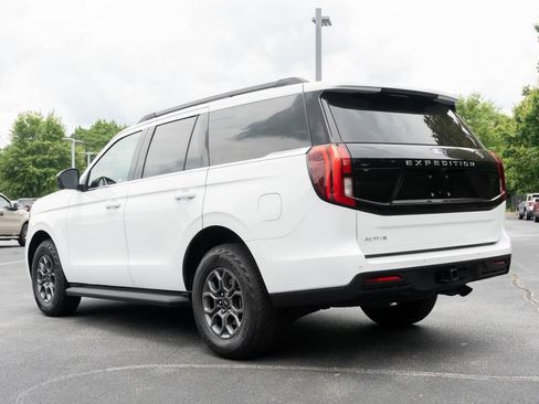 Used 2025 Ford Expedition Active RWD image 7