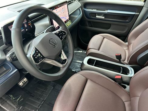New 2025 Volkswagen ID. Buzz Pro S RWD image 9