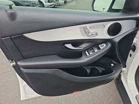 Used 2019 Mercedes-Benz GLC 300 4MATIC image 26