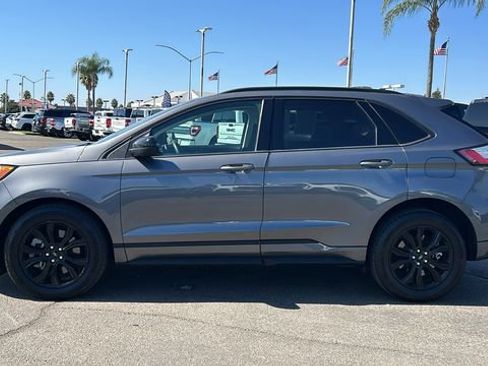 Certified 2022 Ford Edge SE w/ Black Appearance Package image 7