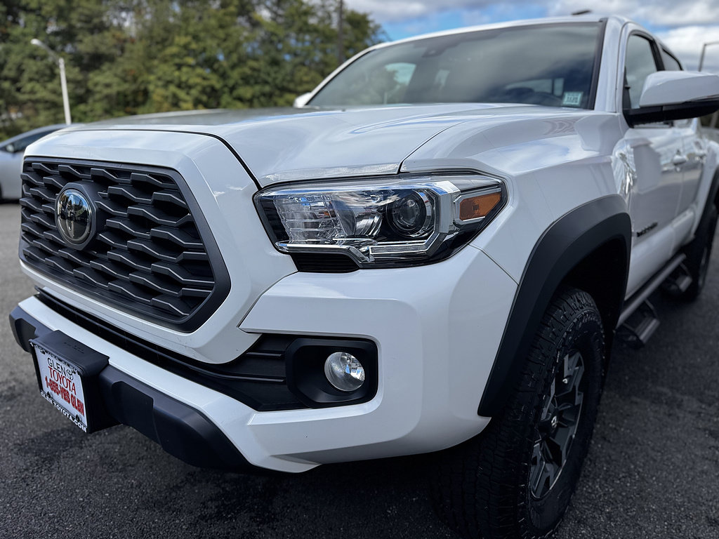 Certified 2023 Toyota Tacoma TRD Sport AWD/4WD image 11