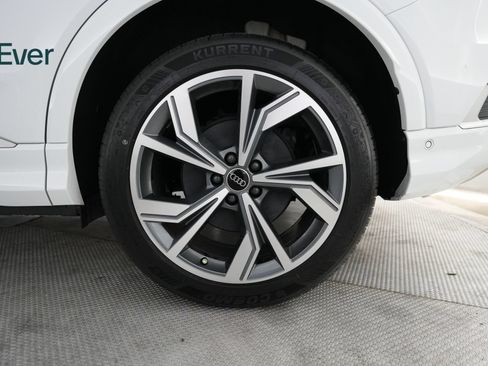 Used 2024 Audi Q4 e-tron Prestige AWD/4WD image 9