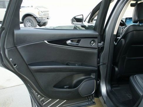 Used 2023 Lincoln Nautilus Reserve w/ Equipment Group 201A image 28