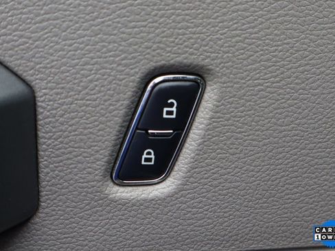 Used 2017 Ford F550 2WD Crew Cab Super Duty image 15