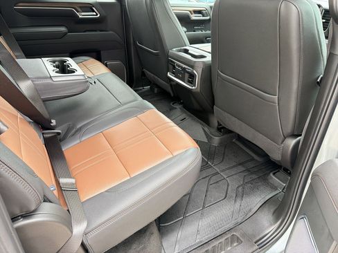 Certified 2025 Chevrolet Silverado 1500 High Country AWD/4WD image 29