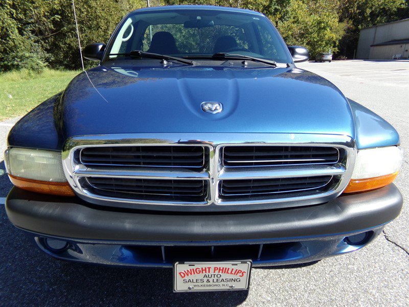 Used 2004 Dodge Dakota 4x4 Regular Cab w/ Tire & Handling Group image 3
