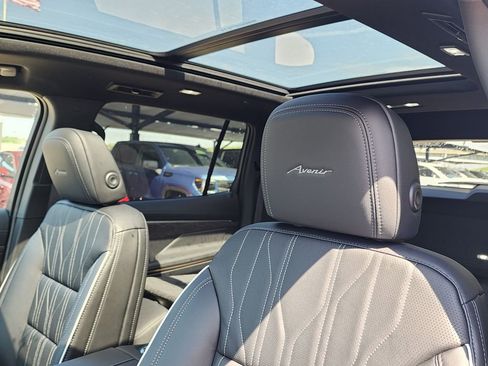 New 2026 Buick Enclave Avenir AWD/4WD image 17