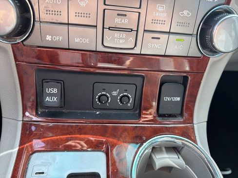 Used 2012 Toyota Highlander Limited w/ Tow Pkg image 24