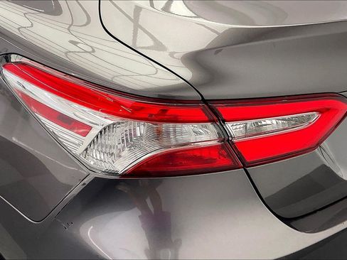 Used 2019 Toyota Camry LE FWD image 24