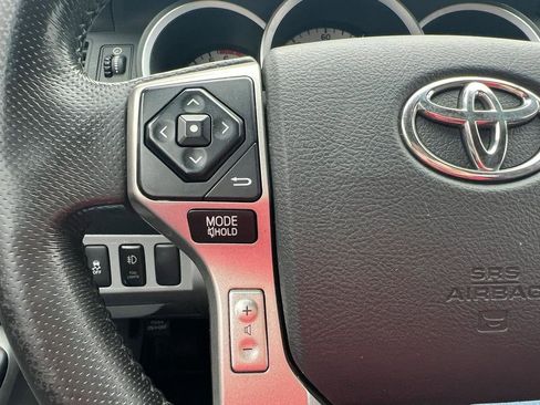 Used 2015 Toyota Tacoma PreRunner image 18