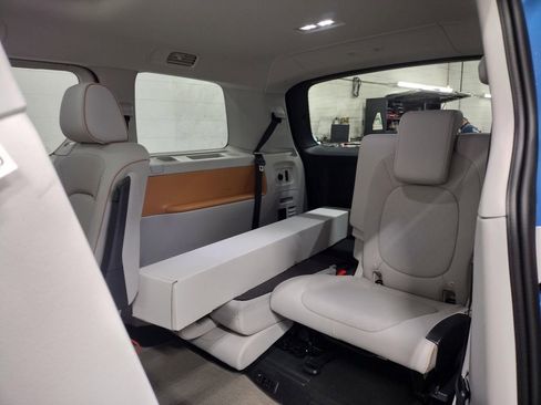 New 2025 Volkswagen ID. Buzz 1st Edition image 29