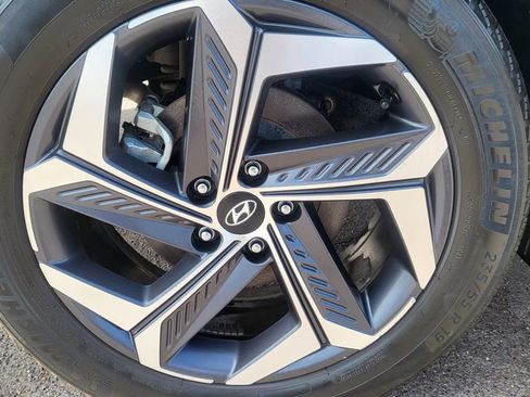 Used 2024 Hyundai Tucson Limited image 16