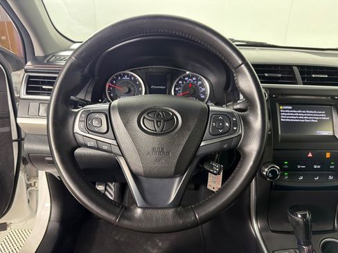 Used 2017 Toyota Camry SE FWD image 12