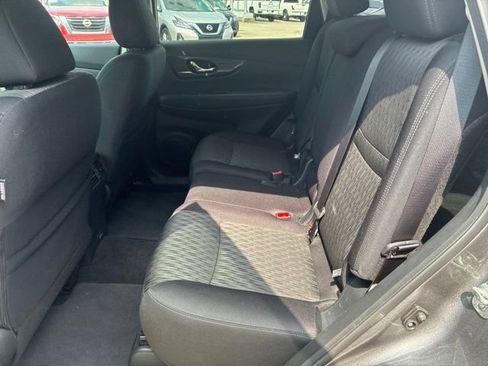 Used 2020 Nissan Rogue SV FWD image 15