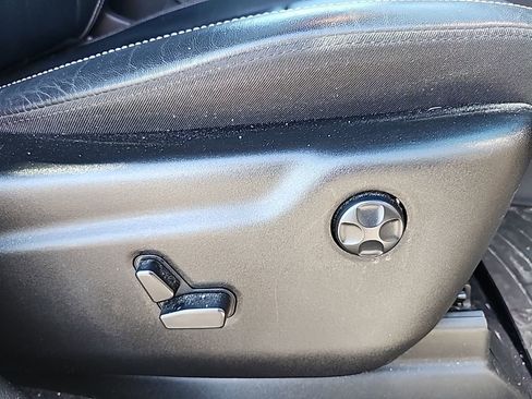 Used 2017 Jeep Grand Cherokee Limited image 26