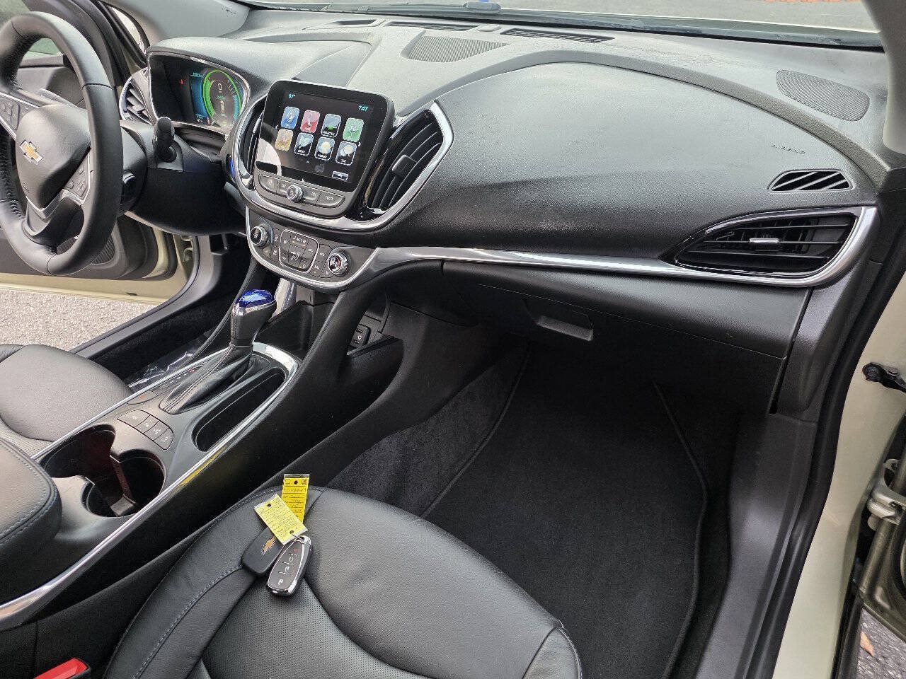 Used 2017 Chevrolet Volt Premier w/ Driver Confidence II Package FWD image 27