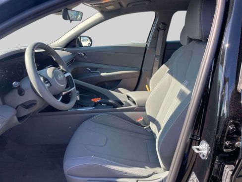 Used 2024 Hyundai Elantra SEL FWD image 13