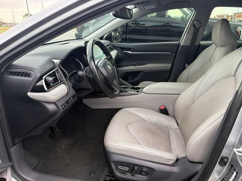 Used 2023 Toyota Camry XSE FWD image 15