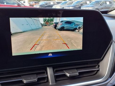 Used 2024 Chevrolet Trax ACTIV w/ Driver Confidence Package FWD image 10