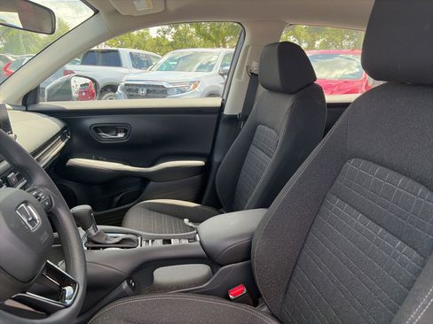 Certified 2025 Honda HR-V LX image 11
