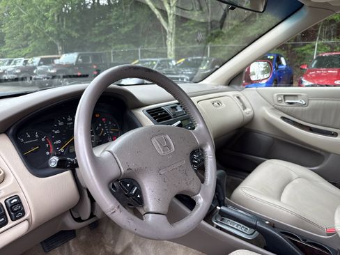Used 2002 Honda Accord EX image 9