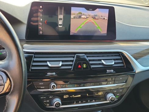 Used 2019 BMW 530e RWD image 17