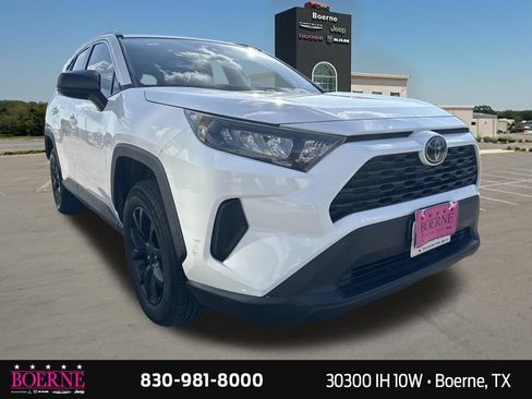 Used 2021 Toyota RAV4 LE FWD image 7
