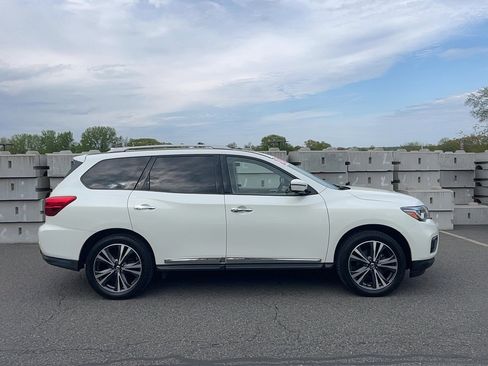 Used 2020 Nissan Pathfinder Platinum AWD/4WD image 4