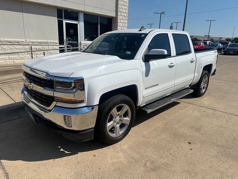 Used 2018 Chevrolet Silverado 1500 LT w/ LT Fleet Convenience Package AWD/4WD image 5