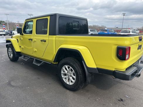 Used 2023 Jeep Gladiator Sport image 5