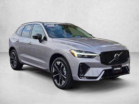 Used 2026 Volvo XC60 B5 Plus w/ Climate Package AWD/4WD image 3
