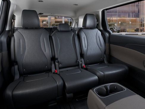 New 2026 Kia Carnival LXS FWD image 15