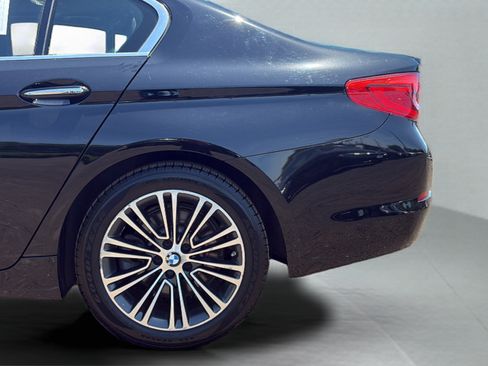 Used 2018 BMW 530i xDrive AWD/4WD image 27