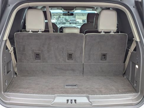 Used 2018 Ford Expedition Limited image 11