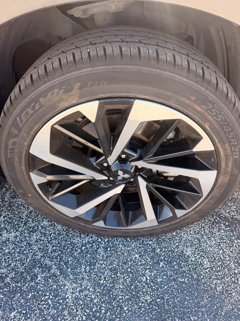 Used 2023 Mitsubishi Outlander SEL FWD image 23