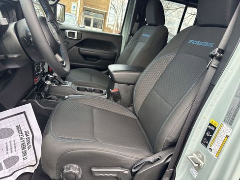 Used 2024 Jeep Wrangler Unlimited Rubicon 4xe w/ Technology Group image 13