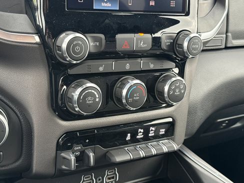 New 2026 RAM 1500 4x4 Crew Cab image 18