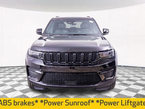 New 2025 Jeep Grand Cherokee Altitude image 6