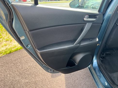 Used 2011 MAZDA MAZDA3 i Touring FWD image 20